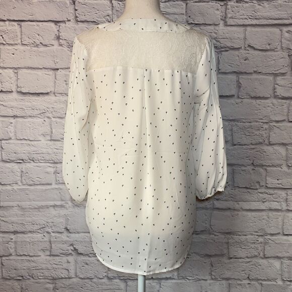 KISMET White 3/4 Sleeve Blouse With Hearts Size Extra Small - Picture 4 of 8
